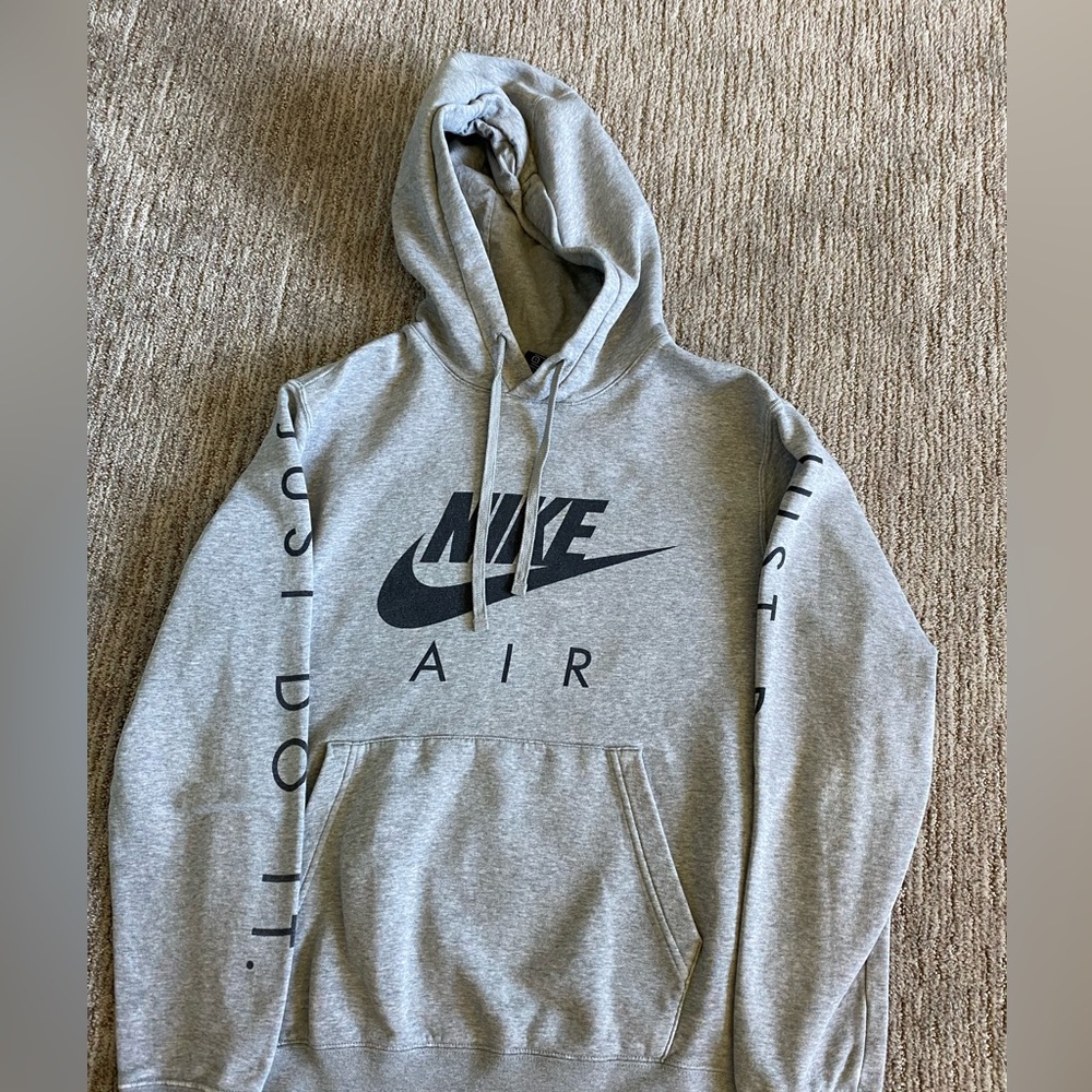 Nike men’s S hoodie.
